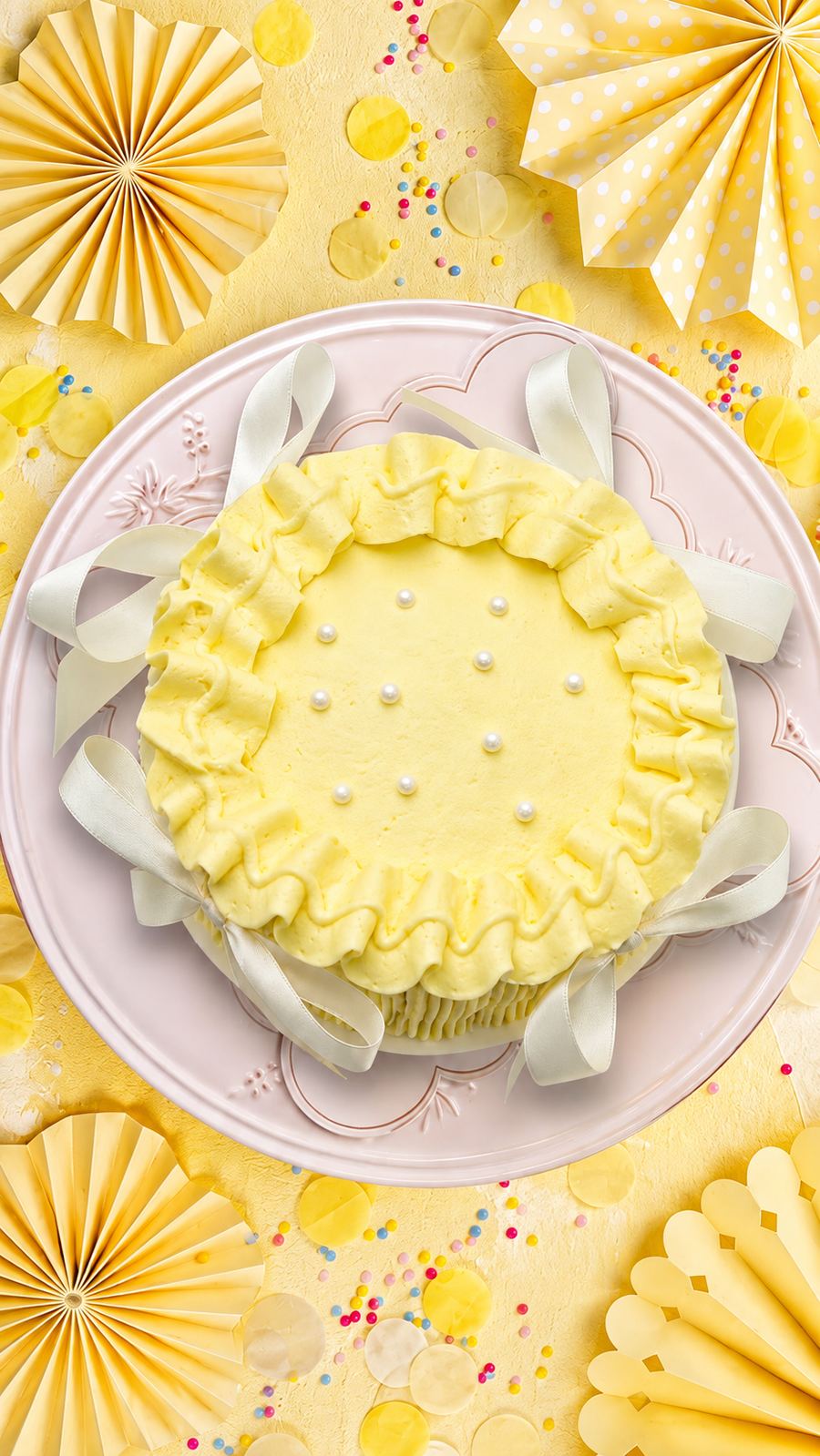 Pastel vainilla clásico, relleno de dulce de leche.